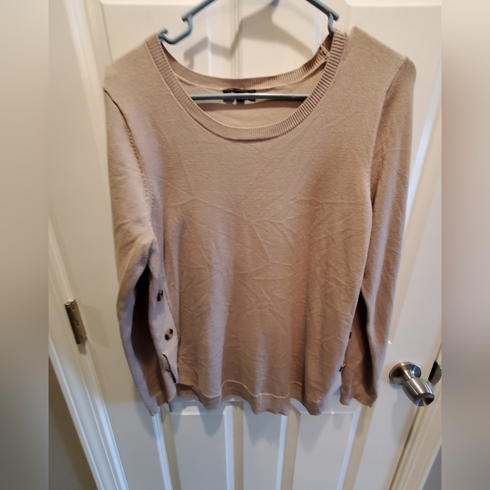 Lety & me sz large  lightweight sweater. long sleeves, button detail on sides.